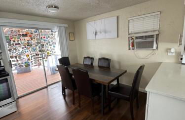 Photo Op with Sasquatch 2 min to walk Silver Mtn - Foto 8