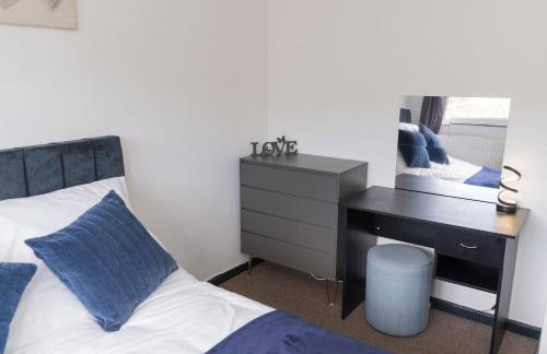 Home from Home 3-Bedrooms free parking Garden Sleeps up to 8 - Foto 4