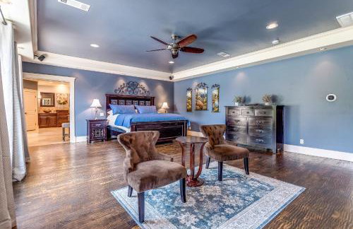 DFW Large Vacation Retreat with Private Pool and Hot Tub - Foto 49