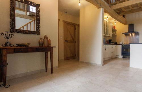 Beautifully located country house with heated pool - Foto 16