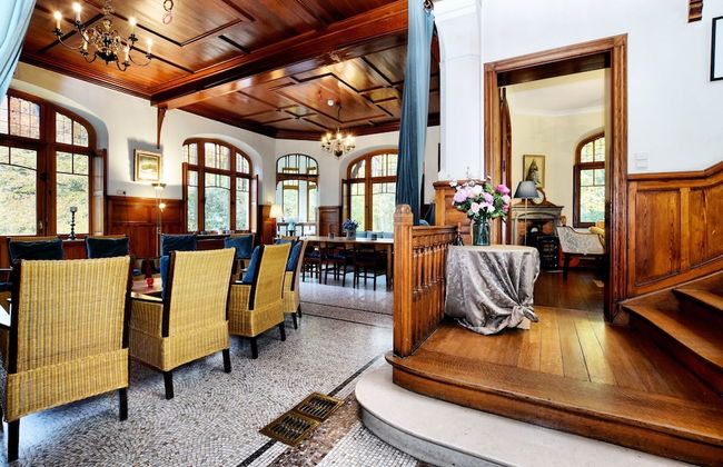 Beautiful Castle in Spa wit Garden - Photo 3