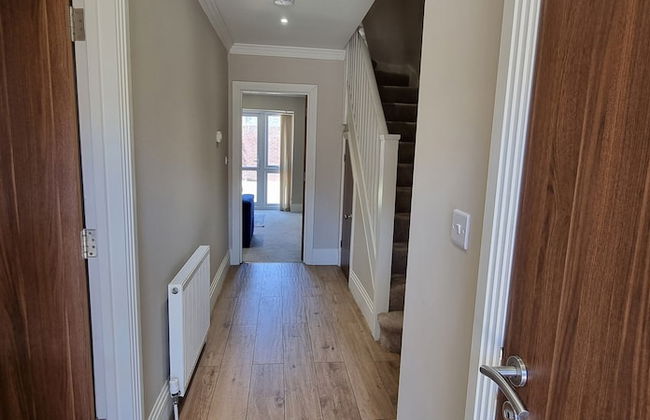 Town Center 4 Bedroom 4 bathroom House - Foto 2