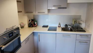 STUDIO 2 étoiles Rénové Proche des THERMES - Photo 5