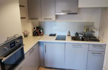 STUDIO 2 étoiles Rénové Proche des THERMES - Foto 5