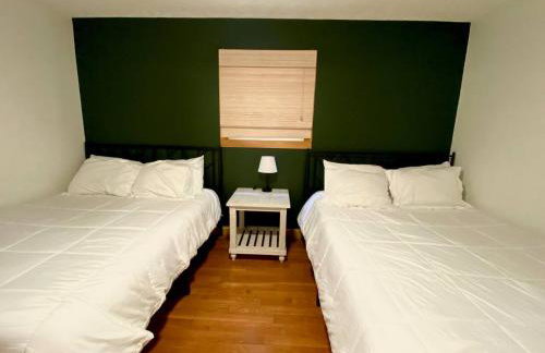 14 Guest 7 Bed 4 BR Lakefront Cabin w Hot Tub - Foto 16