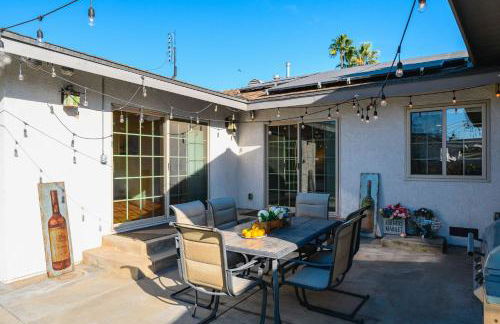 Luxury Estate with Sparkling Pool & Elegant Amenities - Foto 134