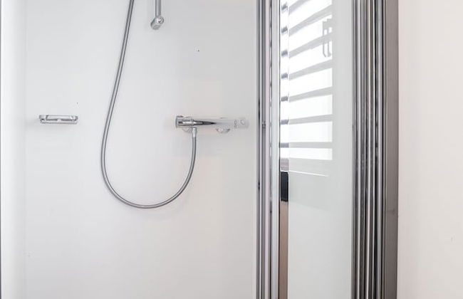 Unique Houseboat on and Around the Sneekermeer - Foto 40