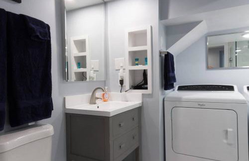 Luxury 2 bedroom apartment w/ free parking - Photo 15