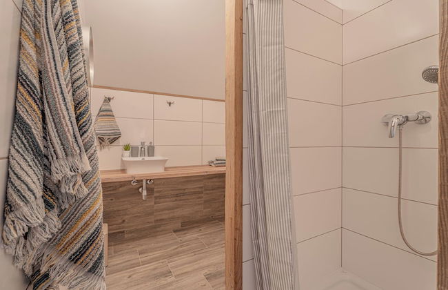 Lukec Estate - Photo 11