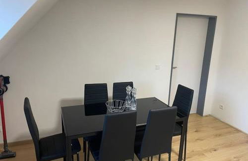 Moderne Ferienwohnung in Gelsenkirchen-Schalke für 1 bis 7 Personen mit Terrasse, ideal für Gruppen & Stadionbesuche - Foto 25