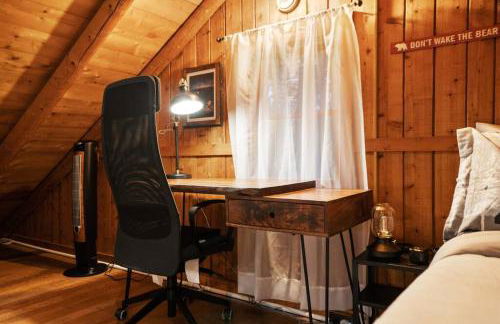 Cozy Bear-Themed Mountain Cabin, Relaxing Hot Tub - Foto 39