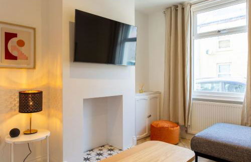 Bright & Airy 2BD - 10 mins walk to Chelt Centre! - Photo 20