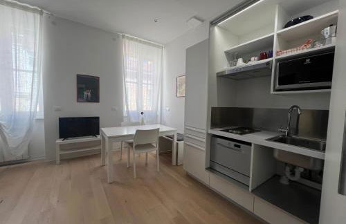 Cozy 1 Apartment - City Center Train Station - Photo 18