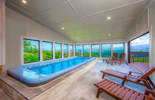 Splashing at the Bluff - Premier Smoky Mountain Views - Indoor Pool Spa - Luxury Cabin - Gatlinburg - Pigeon Forge - Foto 2