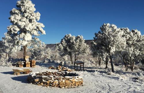 Old Raton Pass Base Camp Cabin with Loft Northern New Mexico Mountain Ranch on Colorado Border cabin - Foto 16
