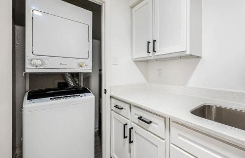 Comfortable 2BR - Pool Near Major Attractions - Foto 29