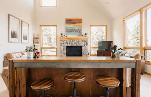 Peaceful Getaway with Hot Tub - Views - Evergreen - Foto 10