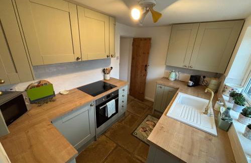 Delightful 3-bedroom Cottage, Brockenhurst - Foto 13