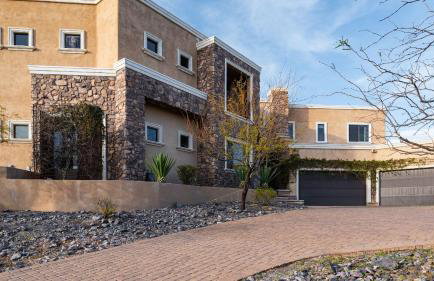 Sunbeam by Avantstay Elegant, Private Desert Home w/ Infinity Pool, Spa & View - Photo 83