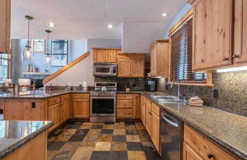 The Cottages - Ski Shuttle, Ski Valet - 3-Bedroom - Photo 20