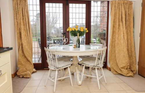 Honeysuckle Farmhouse - Foto 15