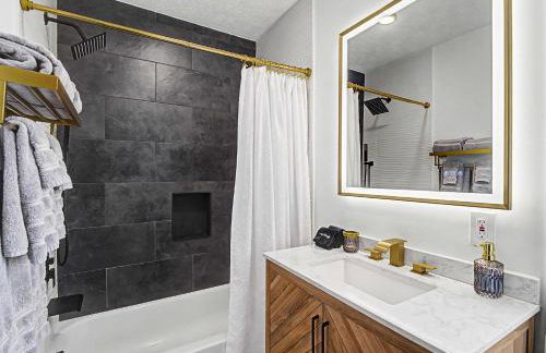 Spacious 3BR PetFriendly Retreat Near DT Cleveland - Foto 26