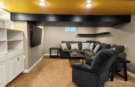 Large Cozy House Near NexusPark Air Hockey - Foto 35