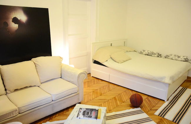 Salon 5 Zemun , Belgrade - Foto 3