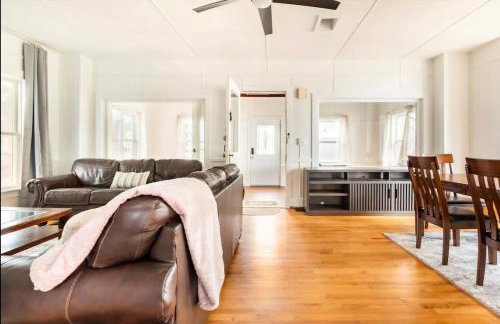 Lakefront Family Getaway - Foto 7