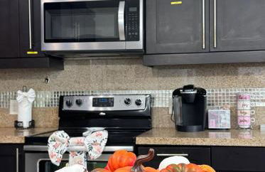 Fully Furnished 3BR and 2BA Gem Near Airport & Mall - Foto 8