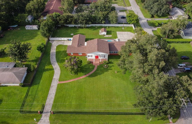 A Large Tropical 7 Bedroom Estate by RedAwning - Foto 52