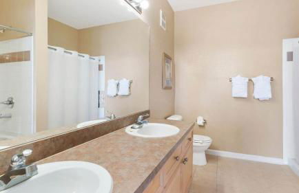 Disney's Den - Closer to all the fun! - Foto 11