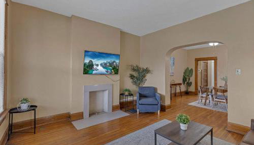 Your Central Columbus Retreat Awaits 5 BR 2 Bath - Foto 1