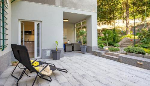 RIKI'S APARTMENT-ZAGREB - Photo 2, Garden, Garden view