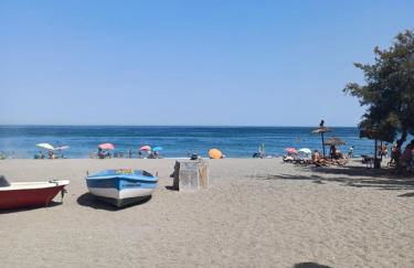 Beachfront Penthouse 3 double bedrooms, 2 bathrooms - Photo 2