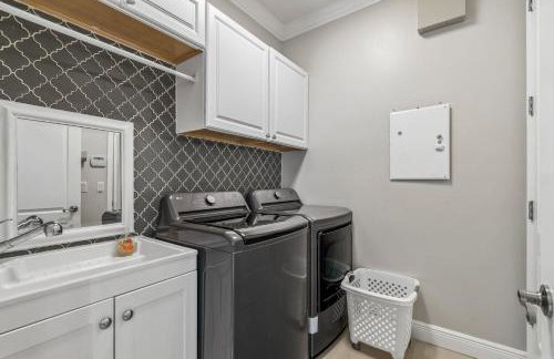 3br,3ba home near Downtown and Airport, Walk to the Stadium - Foto 4