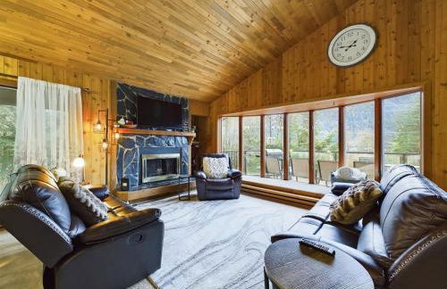 Updated Duplex with Mountain & Filtered Water View - Foto 41