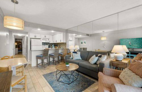 Snowbird rate! Heated pool, steps to private beach - Foto 1