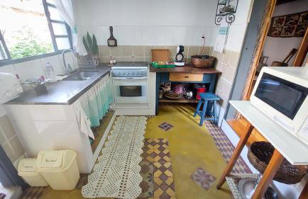 Suítes em casa centenária no centro de Socorro - Foto 14