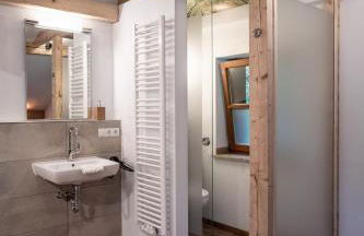 Forstgut - Premium Waldchalets und Lodge Suiten - Photo 8