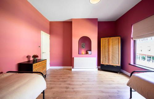 Beautiful 2 Bedroom House in Atherton, Free Parking - Foto 14