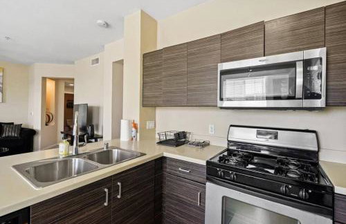 Luxury 2BR/2BA! 5 MIN to Disney! - Photo 9