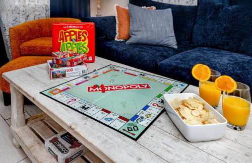 NEW Steps to Downtown - 7 Mins to Beach & Free Parking - Foto 12