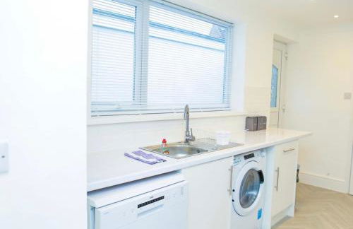 Contractor stays - Neville Crescent Sunderland - Foto 44