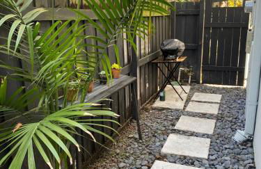 Centrally Located SOHO Retreat Walk to UT & Dining - Foto 8