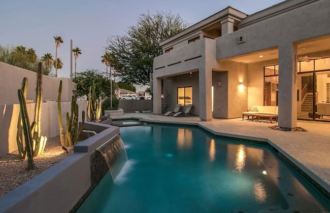 Casa Buenaluxurious Retreat w/2 Masters & Views! - Photo 1