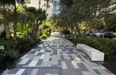 Stunning Lux 2 Bed 2 Bath with Panoramic View from Balcony - Foto 44