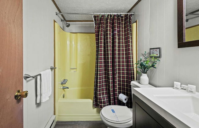 Mohegan by Avantstay Private Dock + Firepit Community Pool + Beach - Photo 29