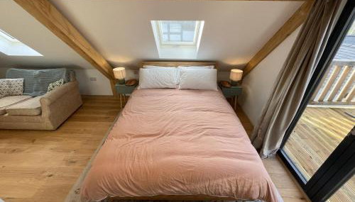 Upper Gelli Luxury Holiday Lodge, Converted Dairy & Cosy Shepherds Huts - Foto 4