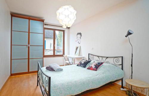 Triplex atypique-Cour intérieure-Commerces à pied - Foto 9